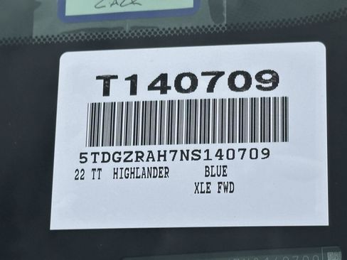 Used 2022 Toyota Highlander XLE FWD image 14