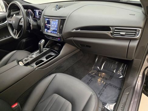 Certified 2021 Maserati Levante S image 28