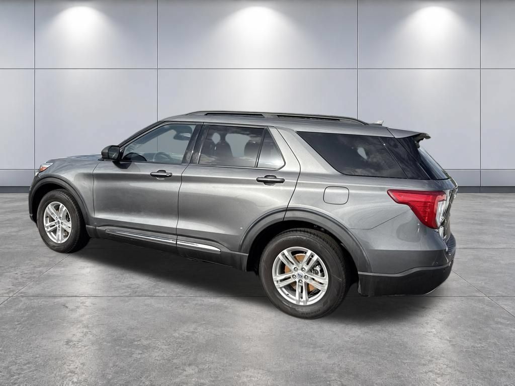 Used 2023 Ford Explorer XLT w/ Equipment Group 202A RWD image 8