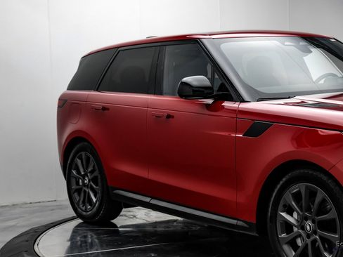 Used 2024 Land Rover Range Rover Sport SE image 19