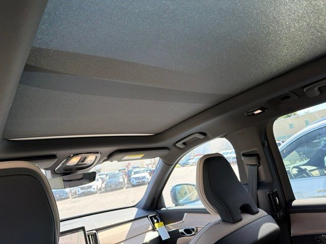 New 2026 Volvo XC90 T8 Core w/ Protection Package Premier AWD/4WD image 8