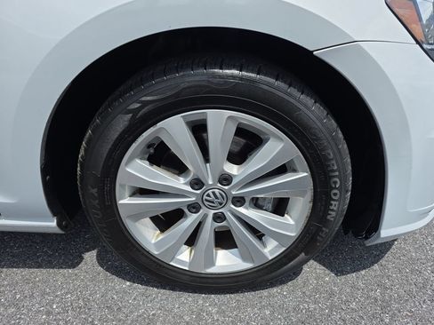 Used 2020 Volkswagen Golf 4-Door FWD image 33