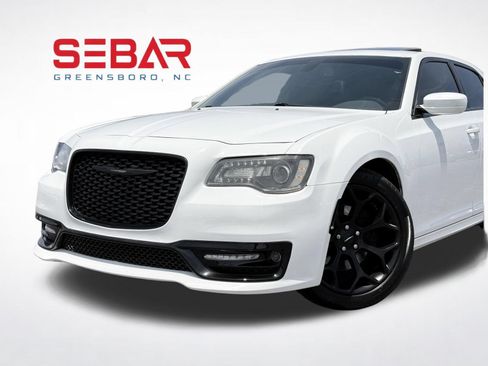 Used 2019 Chrysler 300 S w/ S Model Appearance Package RWD image 2
