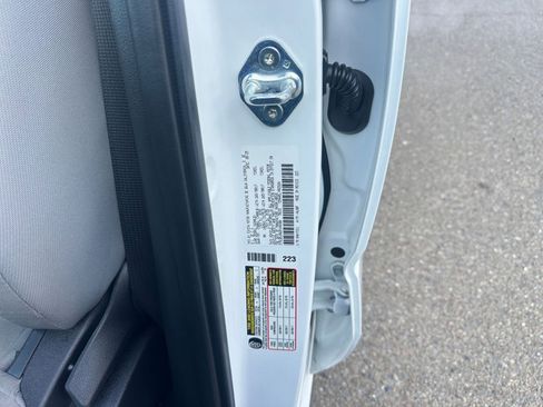 Used 2025 Toyota Tacoma TRD Off-Road image 29