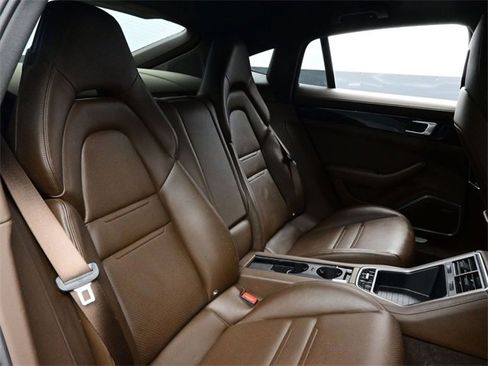 Used 2018 Porsche Panamera 4S image 15