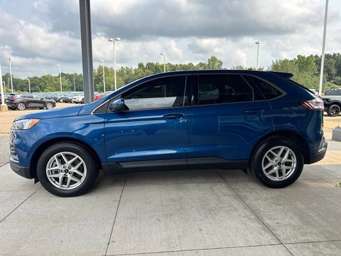 Certified 2024 Ford Edge SEL w/ Convenience Package AWD/4WD image 4