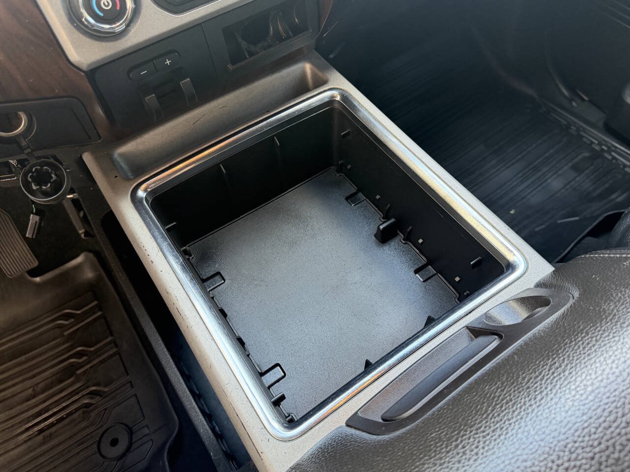 Used 2013 Ford F350 Lariat w/ Chrome Pkg AWD/4WD image 16