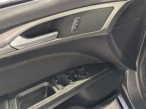 Used 2019 Ford Fusion SE AWD/4WD image 15