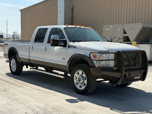 Used 2016 Ford F350 King Ranch w/ King Ranch w/Chrome Package image 3