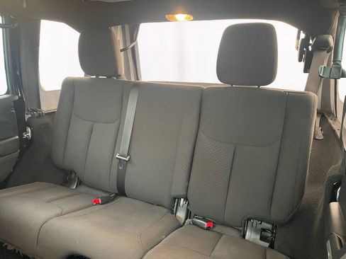 Used 2018 Jeep Wrangler Unlimited Sport image 13