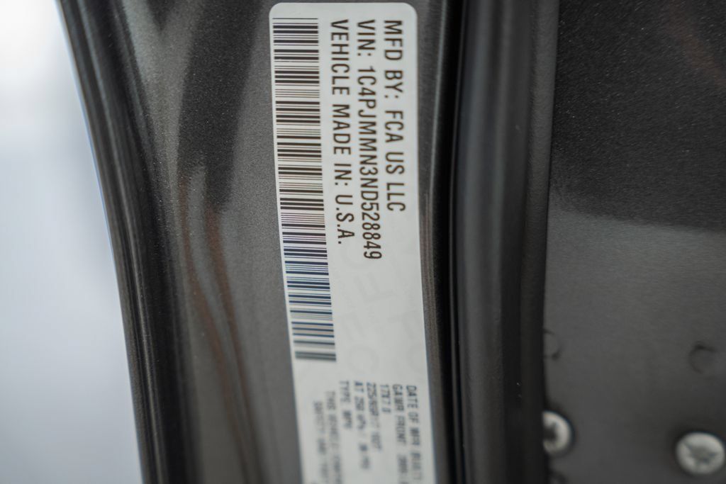 Certified 2022 Jeep Cherokee Latitude Lux AWD/4WD image 40