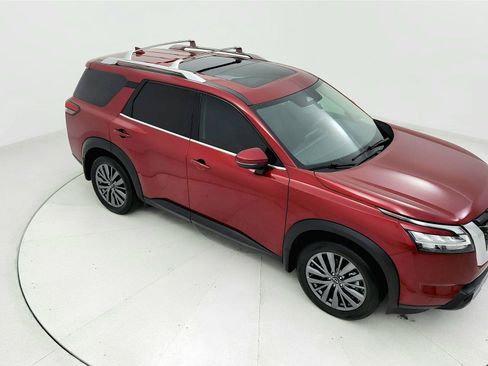 Used 2024 Nissan Pathfinder SL w/ SL Premium Package FWD image 19