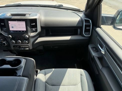 Used 2023 RAM 1500 Big Horn AWD/4WD image 40