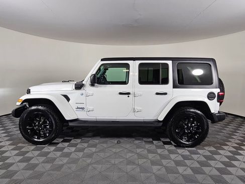 Used 2023 Jeep Wrangler Unlimited Sahara w/ Cold Weather Group AWD/4WD image 6