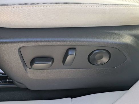 Used 2021 Buick Envision Essence FWD image 21