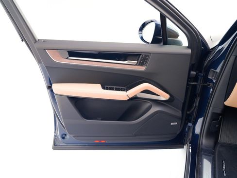 New 2026 Porsche Cayenne image 22