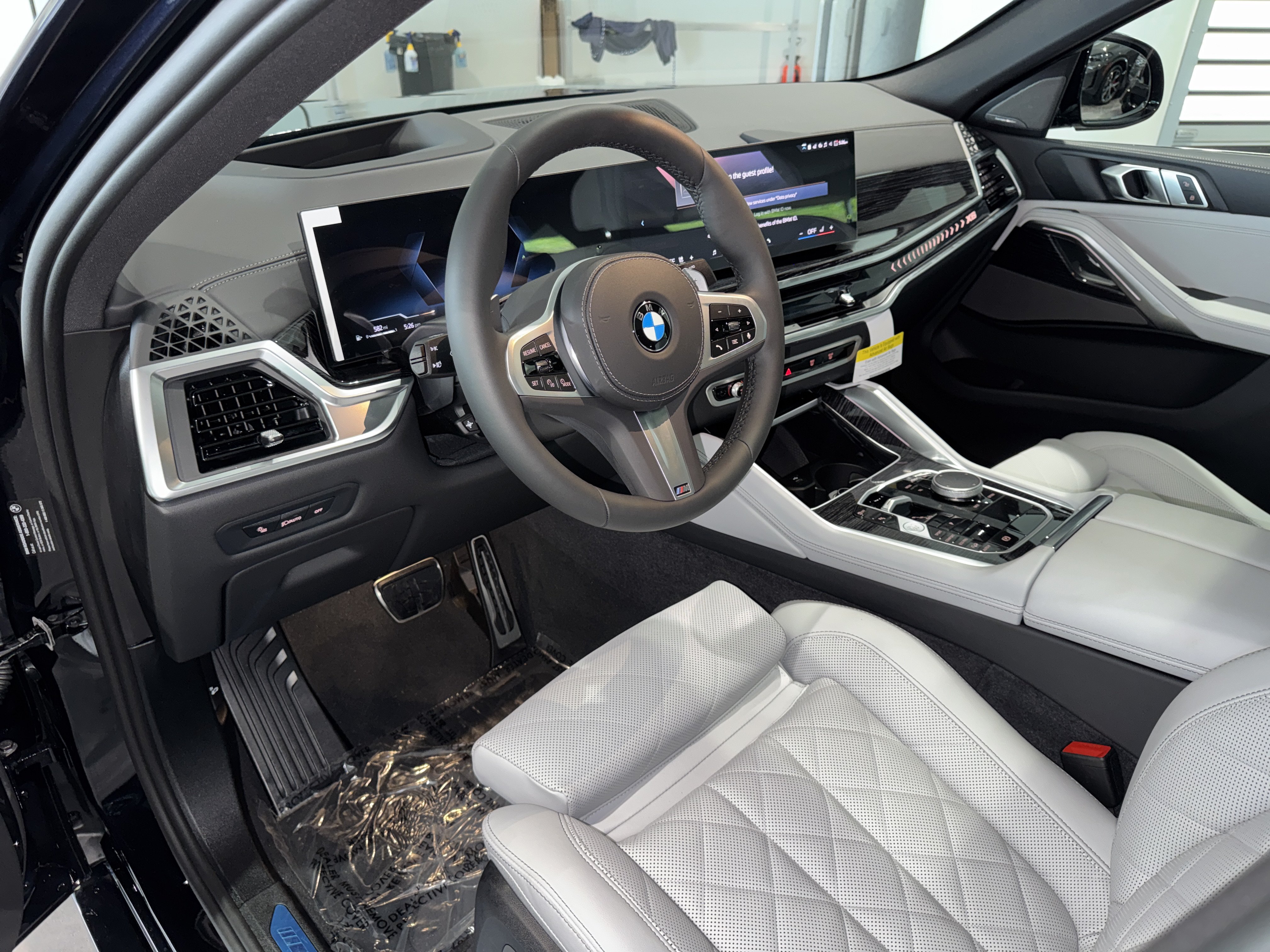 New 2027 BMW X6 xDrive40i w/ Climate Comfort Package AWD/4WD image 13