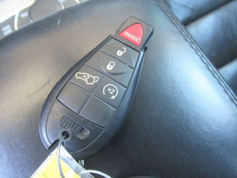 Used 2013 Jeep Grand Cherokee Overland w/ Advance Technology Group image 38