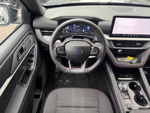 Used 2025 Ford Explorer ST-Line image 16