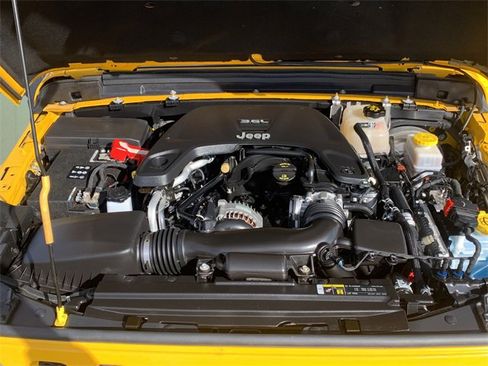 Certified 2019 Jeep Wrangler Sport image 12