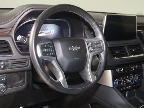 Used 2023 Chevrolet Tahoe Z71 w/ Luxury Package AWD/4WD image 6