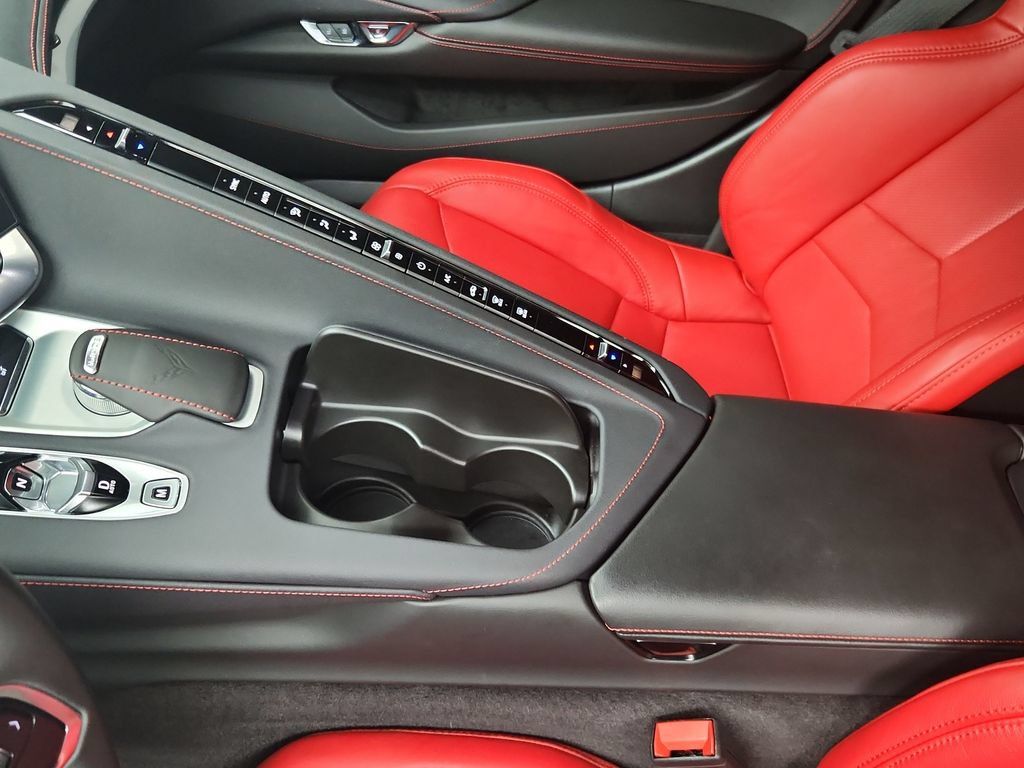 Used 2024 Chevrolet Corvette Stingray Coupe RWD image 32