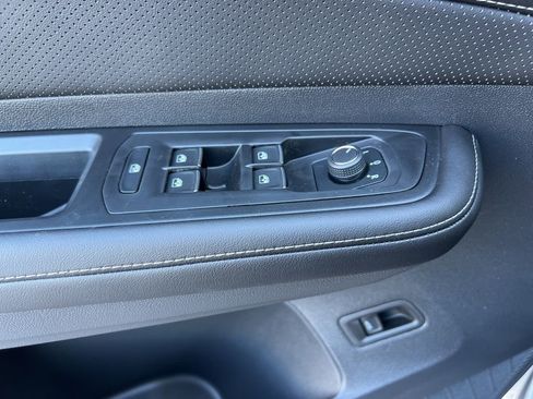 New 2026 Volkswagen Atlas SE FWD image 32
