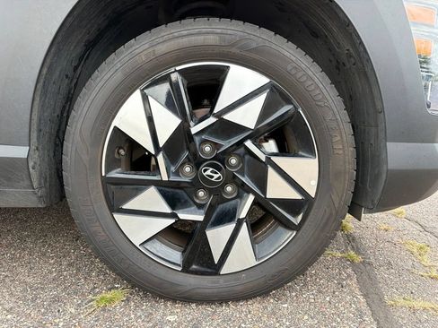 Used 2025 Hyundai Kona SEL FWD image 9