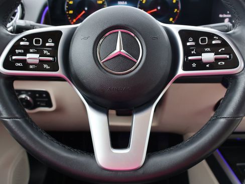 Used 2022 Mercedes-Benz GLB 250 4MATIC image 14