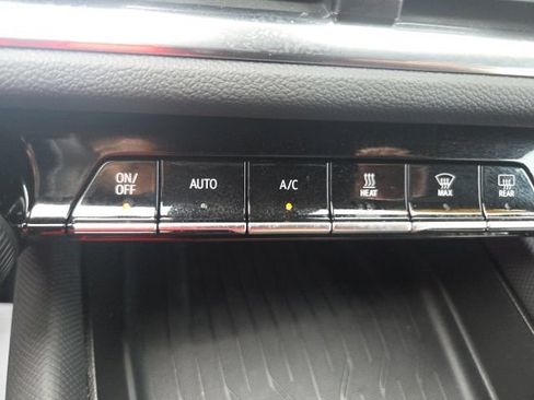 Used 2024 Chevrolet Equinox EV LT FWD image 40