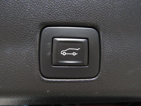 Used 2023 Chevrolet TrailBlazer RS w/ Sun and Liftgate Package image 14