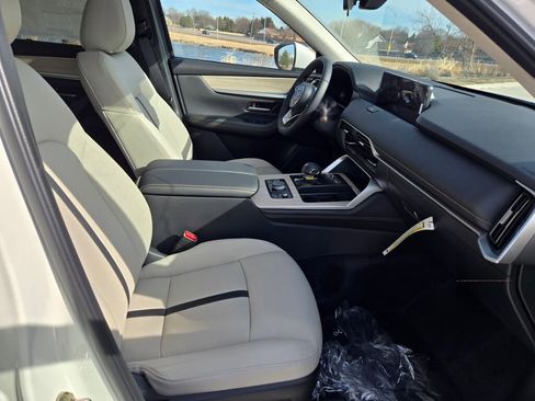 New 2026 MAZDA CX-90 Plug-In Hybrid w/ Preferred image 4