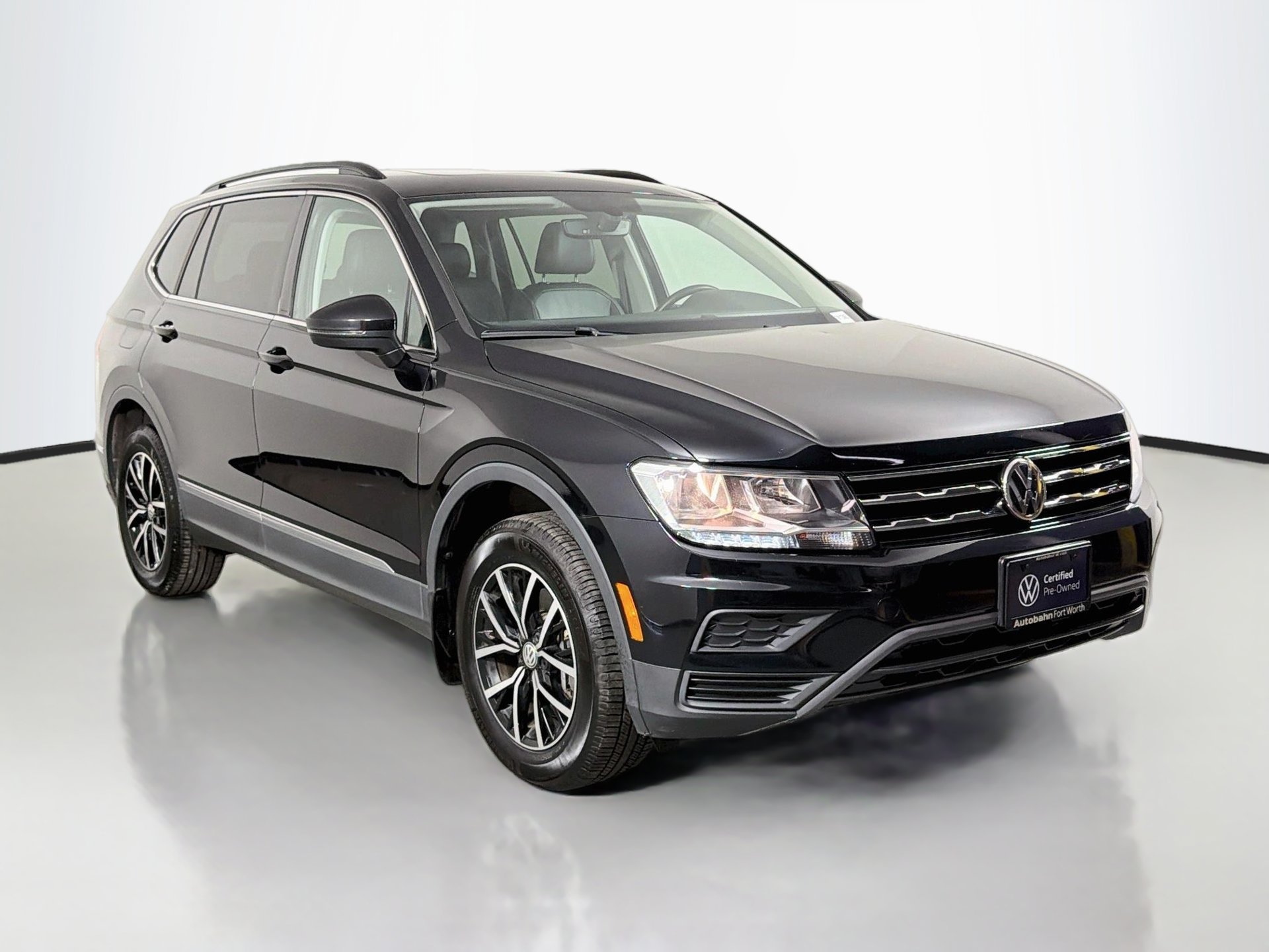 Certified 2021 Volkswagen Tiguan SE FWD image 3