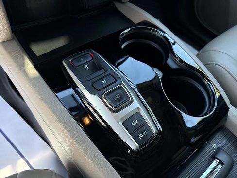 Used 2017 Honda Pilot Touring image 17