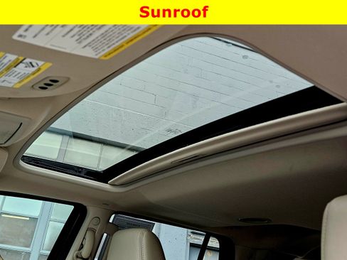 Used 2016 Lincoln Navigator Select image 25