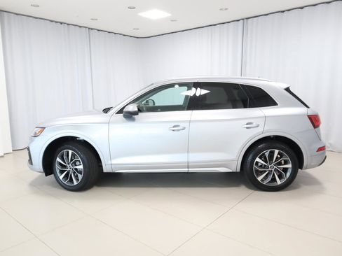 Used 2021 Audi Q5 2.0T Premium w/ Convenience Package AWD/4WD image 2