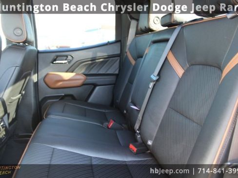 Used 2023 GMC Canyon AT4 w/ AT4 Premium Package image 33