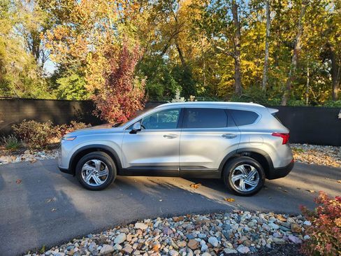 Certified 2023 Hyundai Santa Fe SEL image 2