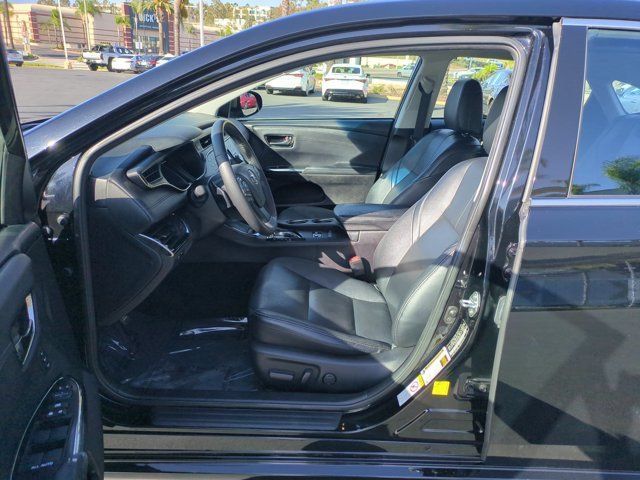 Used 2018 Toyota Avalon XLE Premium w/ All Weather Liner Package FWD image 11