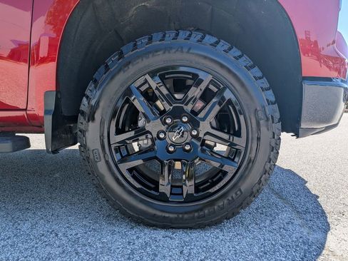 Used 2024 Chevrolet Silverado 1500 LT Trail Boss w/ LT Trail Boss Premium Package AWD/4WD image 11