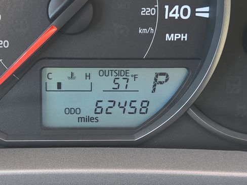 Used 2016 Toyota RAV4 LE image 28