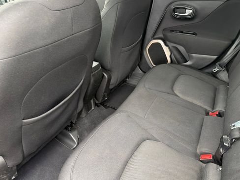 Used 2017 Jeep Renegade Latitude image 11