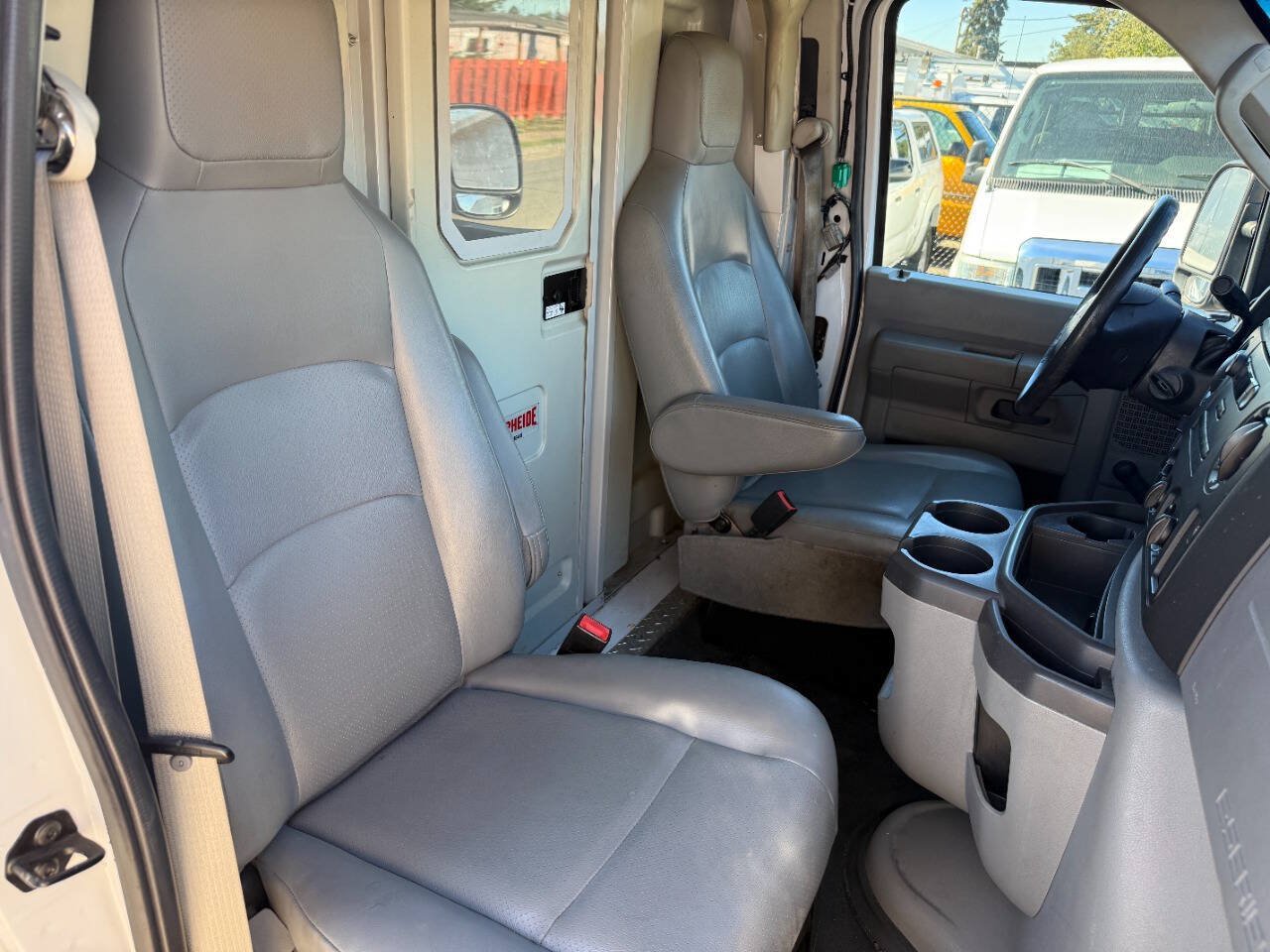 Used 2017 Ford E-350 and Econoline 350 Super Duty RWD image 37