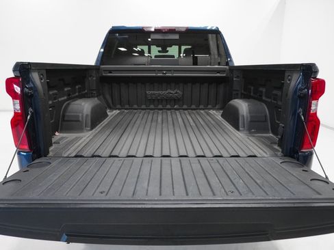 Used 2022 Chevrolet Silverado 1500 High Country w/ Technology Package image 7