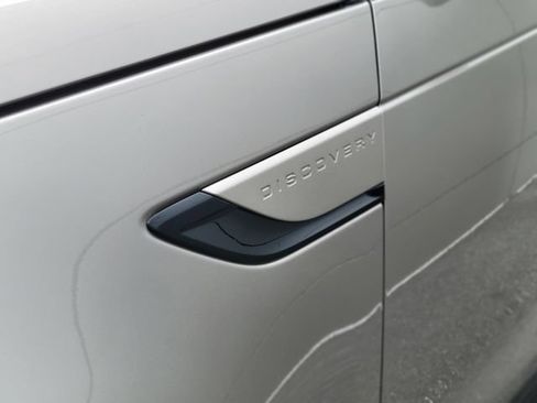 Used 2025 Land Rover Discovery Dynamic SE AWD/4WD image 42