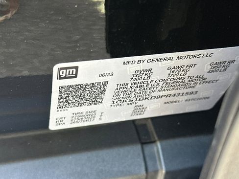 Used 2023 GMC Yukon SLT w/ SLT Luxury Package image 34