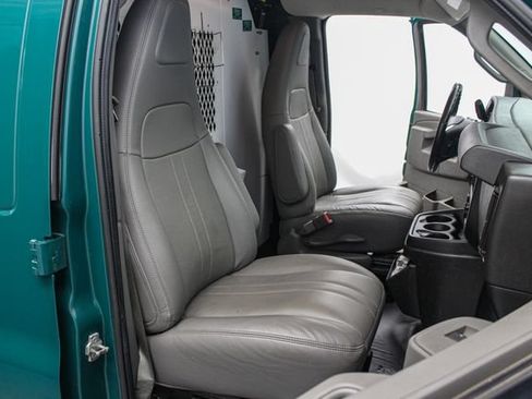 Used 2019 Chevrolet Express 3500 w/ Driver Convenience Package RWD image 26