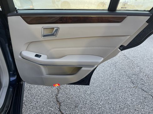 Used 2014 Mercedes-Benz E 350 Sedan image 44