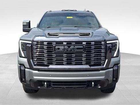 Used 2024 GMC Sierra 2500 Denali Ultimate AWD/4WD image 2