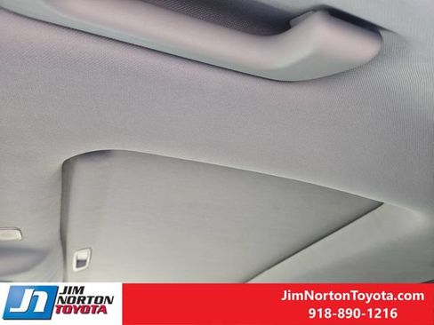 Used 2023 Toyota Highlander XLE FWD image 26